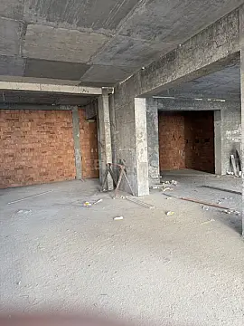 Satılır 5 otaqlı mənzil 330 m²