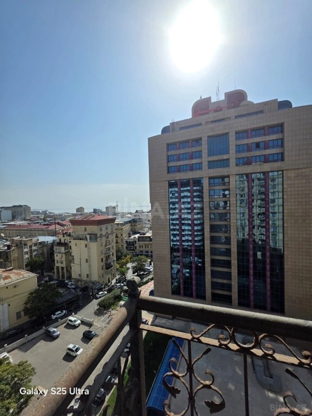 Satılır 4 otaqlı mənzil 175 m²