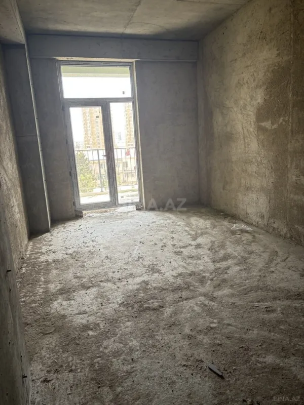 Satılır 4 otaqlı mənzil 175 m²
