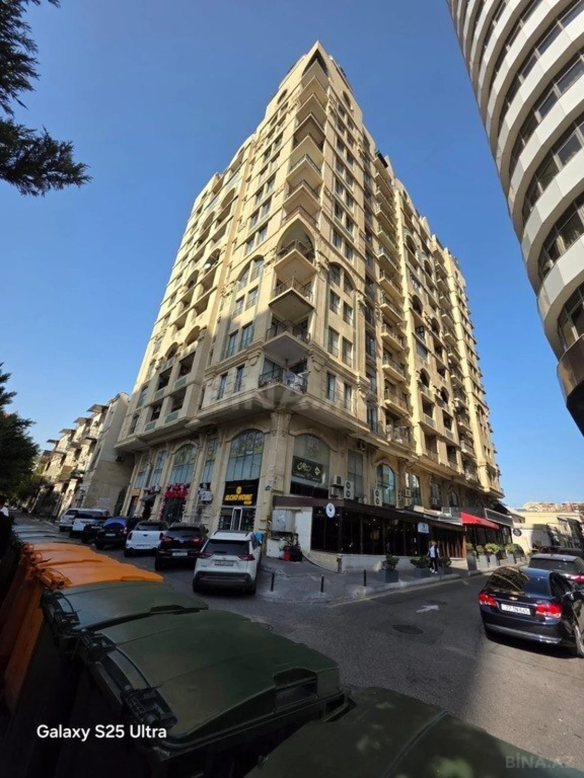Satılır 4 otaqlı mənzil 175 m²