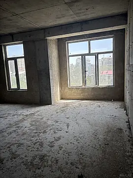 Satılır 4 otaqlı mənzil 175 m²