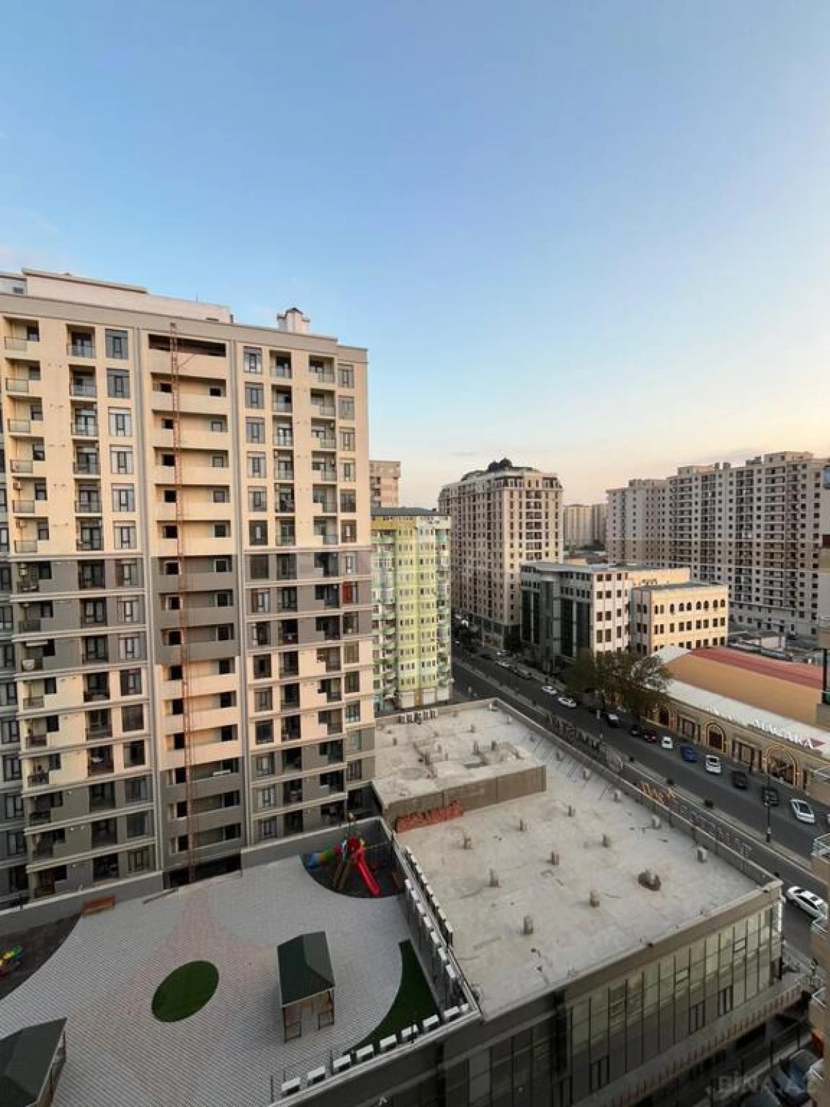 Satılır 2 otaqlı mənzil 75 m²