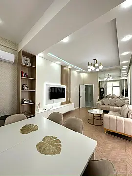 Satılır 4 otaqlı mənzil 127 m²