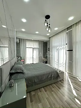 Satılır 4 otaqlı mənzil 127 m²