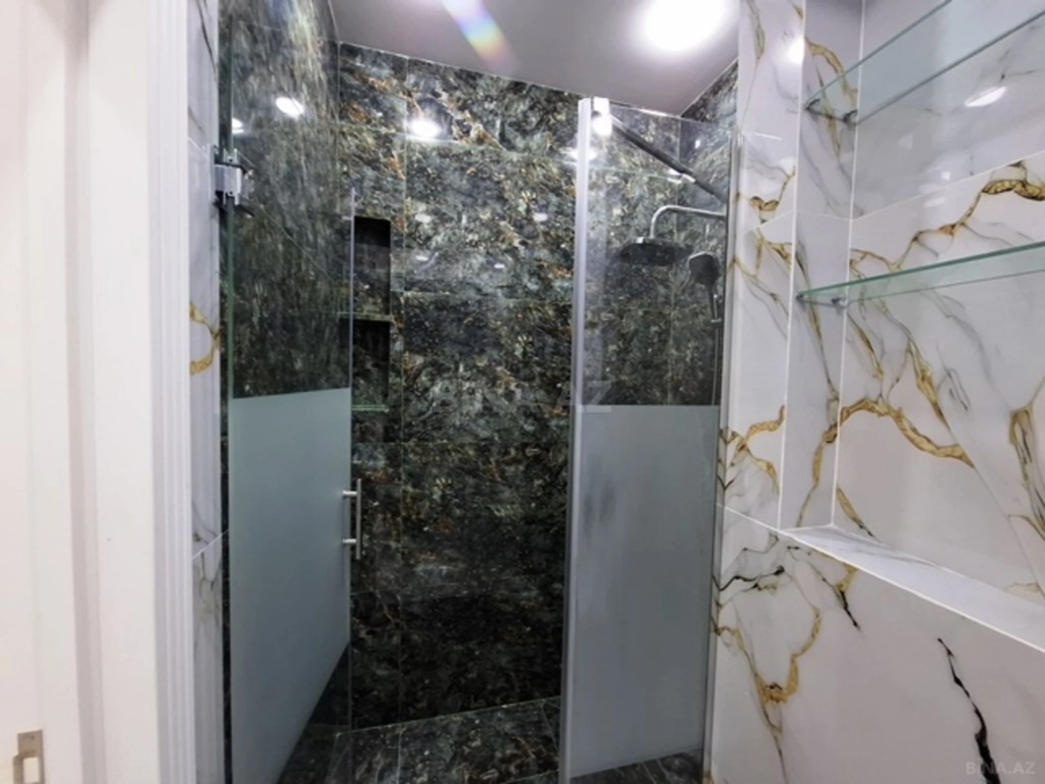 Satılır 2 otaqlı mənzil 77 m²