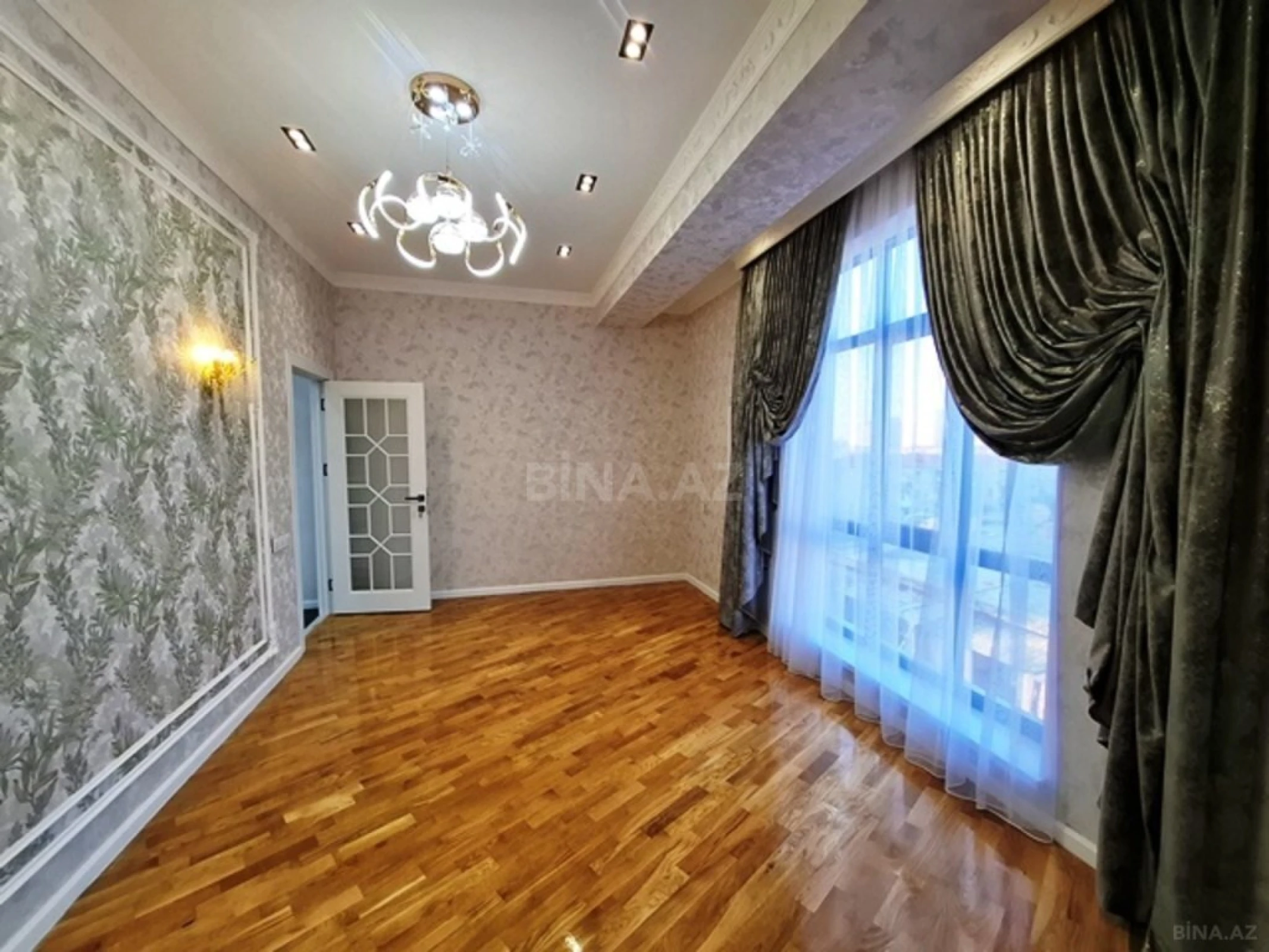 Satılır 2 otaqlı mənzil 77 m²