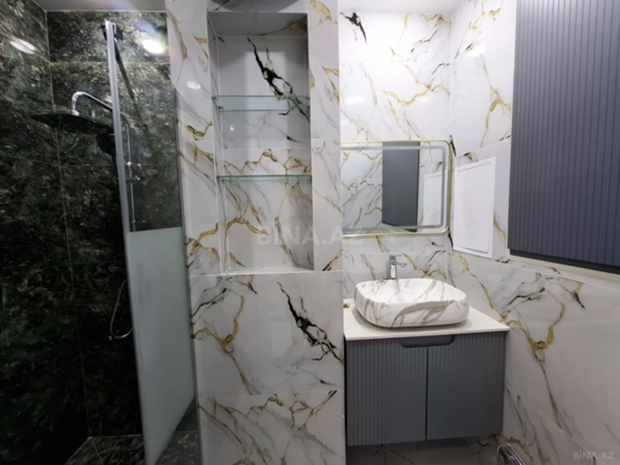 Satılır 2 otaqlı mənzil 77 m²