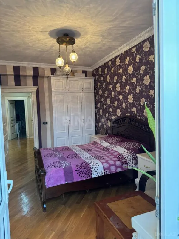 Satılır 3 otaqlı mənzil 120 m²