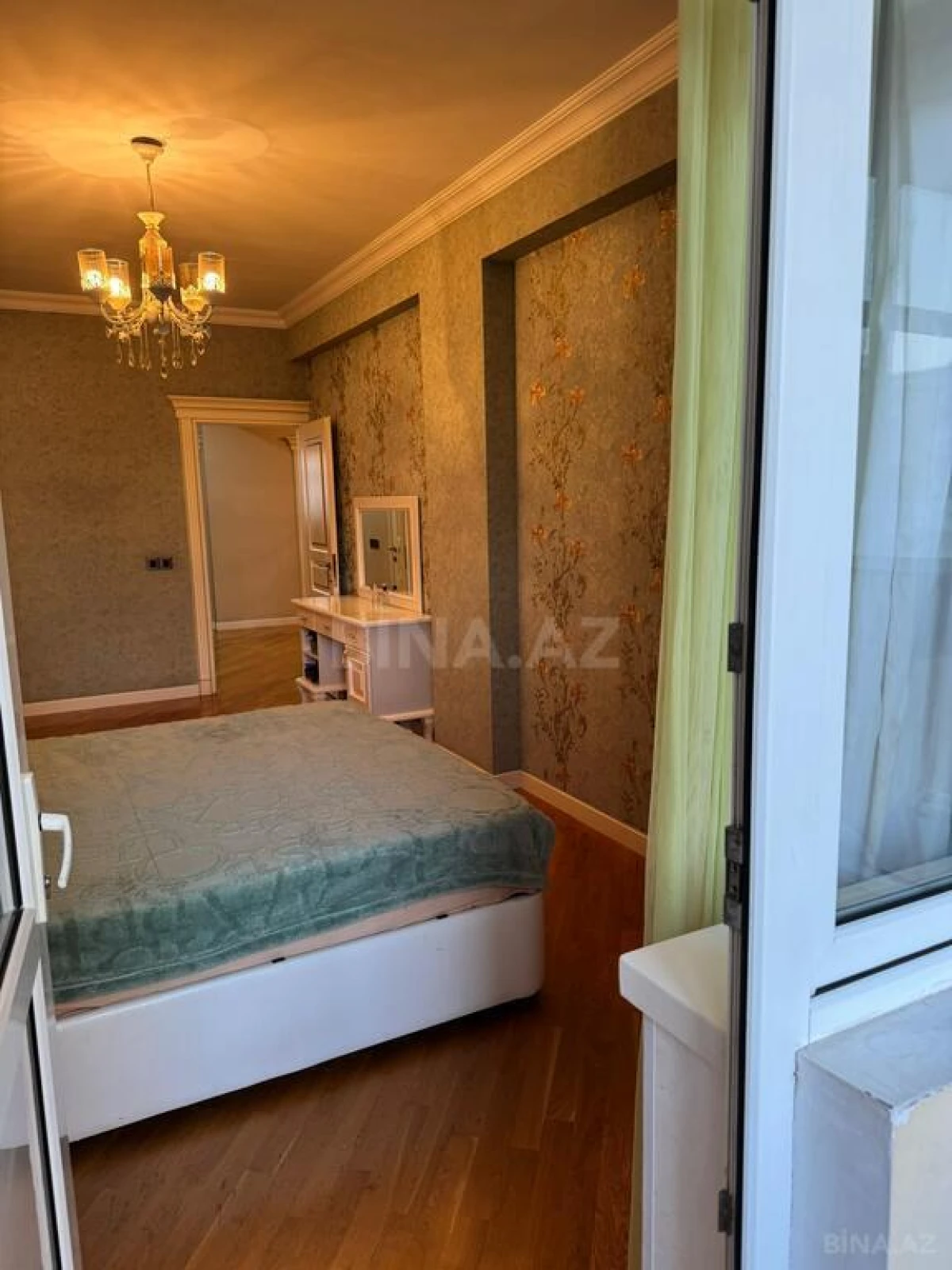 Satılır 3 otaqlı mənzil 120 m²