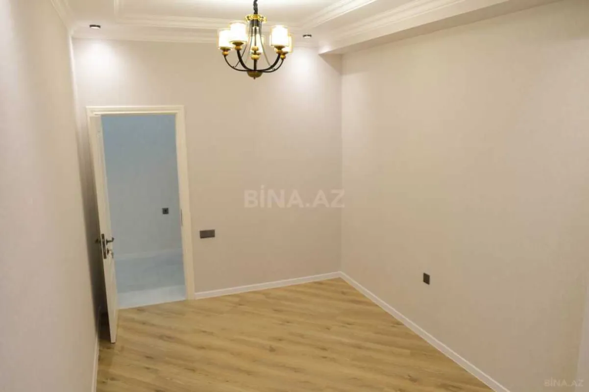 Satılır 4 otaqlı mənzil 151 m²
