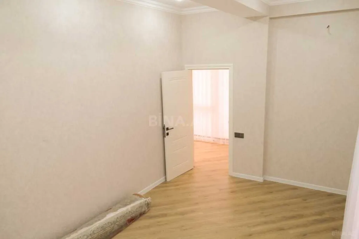 Satılır 4 otaqlı mənzil 151 m²