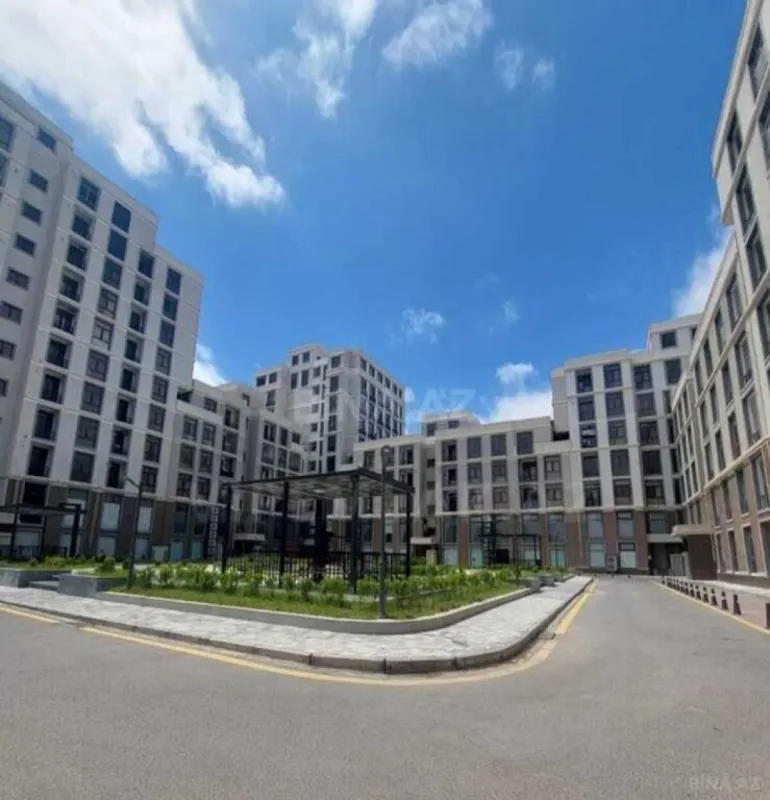 Satılır 4 otaqlı mənzil 151 m²