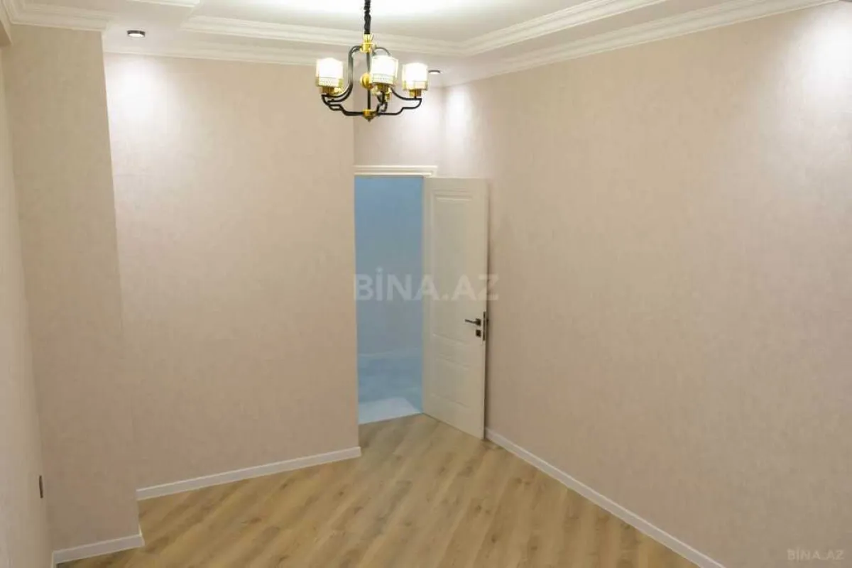 Satılır 4 otaqlı mənzil 151 m²