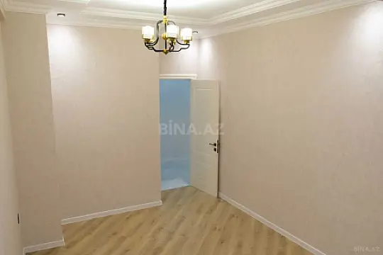 Satılır 4 otaqlı mənzil 151 m²