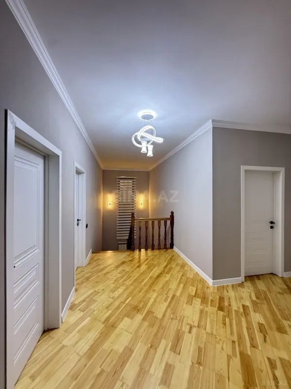 Satılır 6 otaqlı həyət evi 300 m²