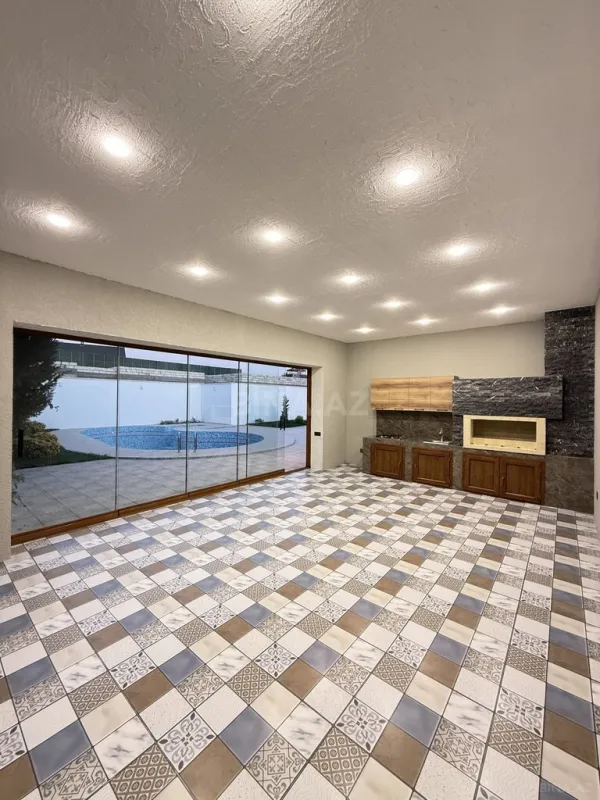 Satılır 6 otaqlı həyət evi 300 m²