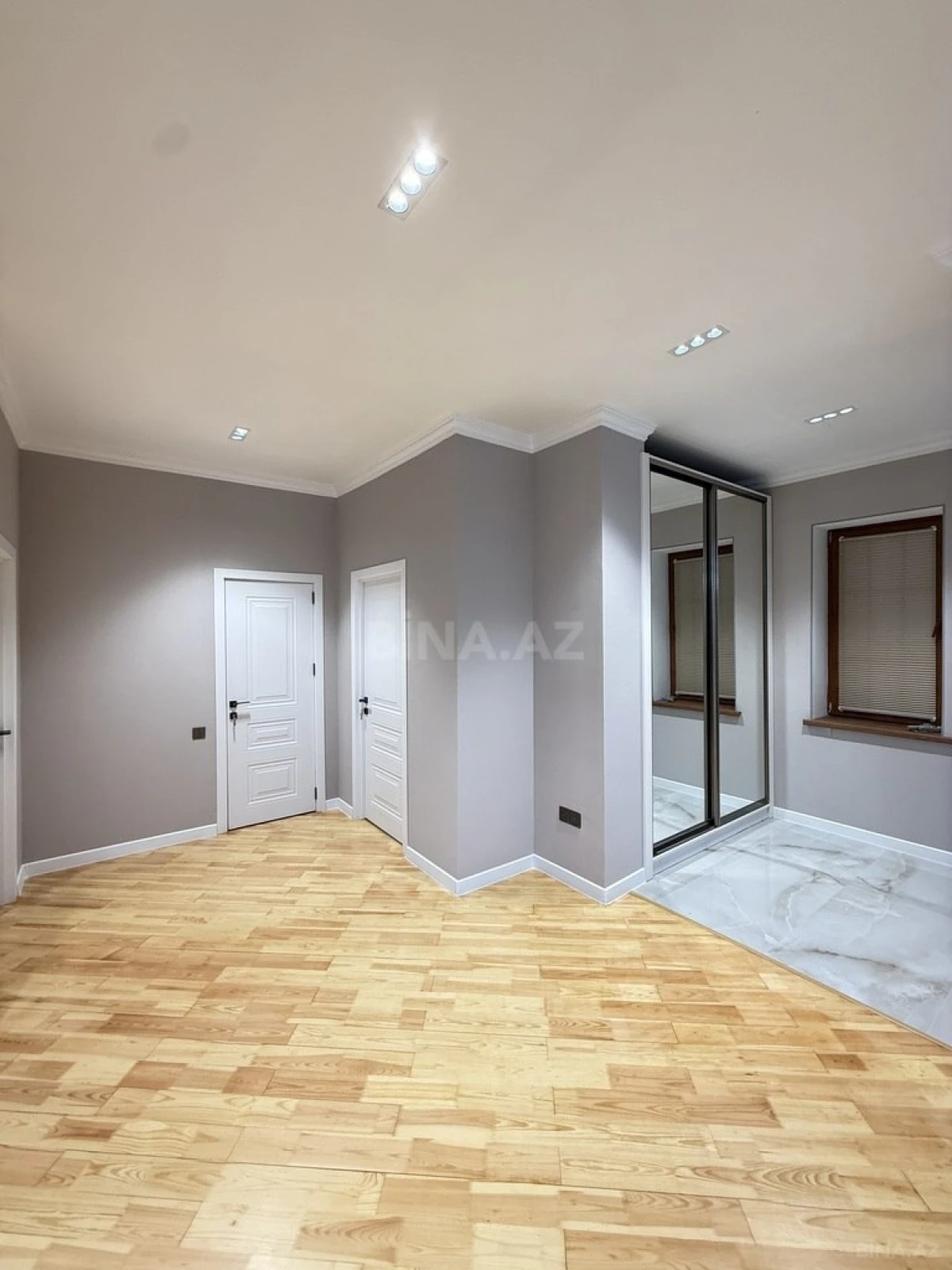 Satılır 6 otaqlı həyət evi 300 m²