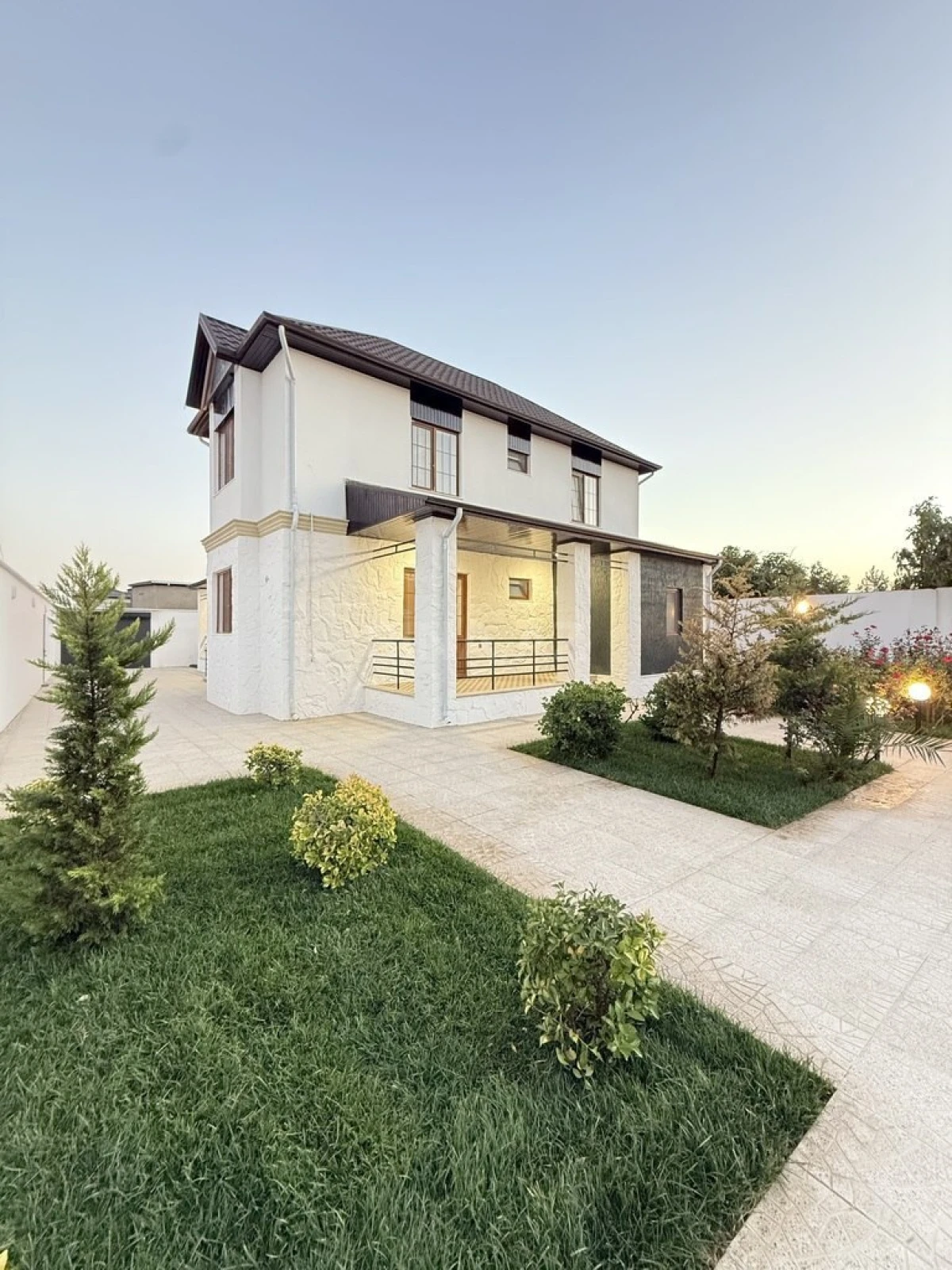Satılır 6 otaqlı həyət evi 300 m²