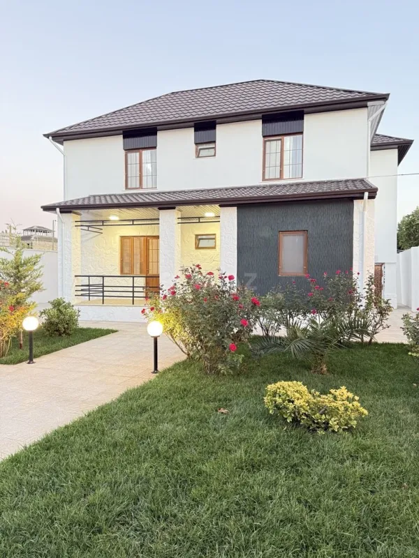 Satılır 6 otaqlı həyət evi 300 m²