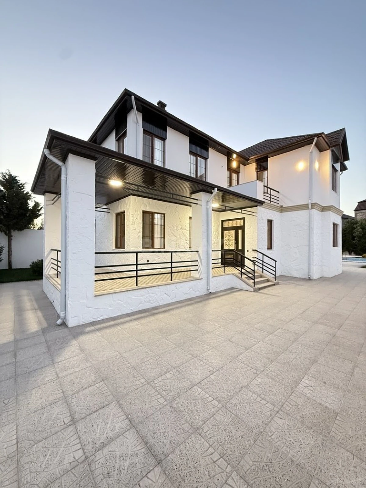 Satılır 6 otaqlı həyət evi 300 m²
