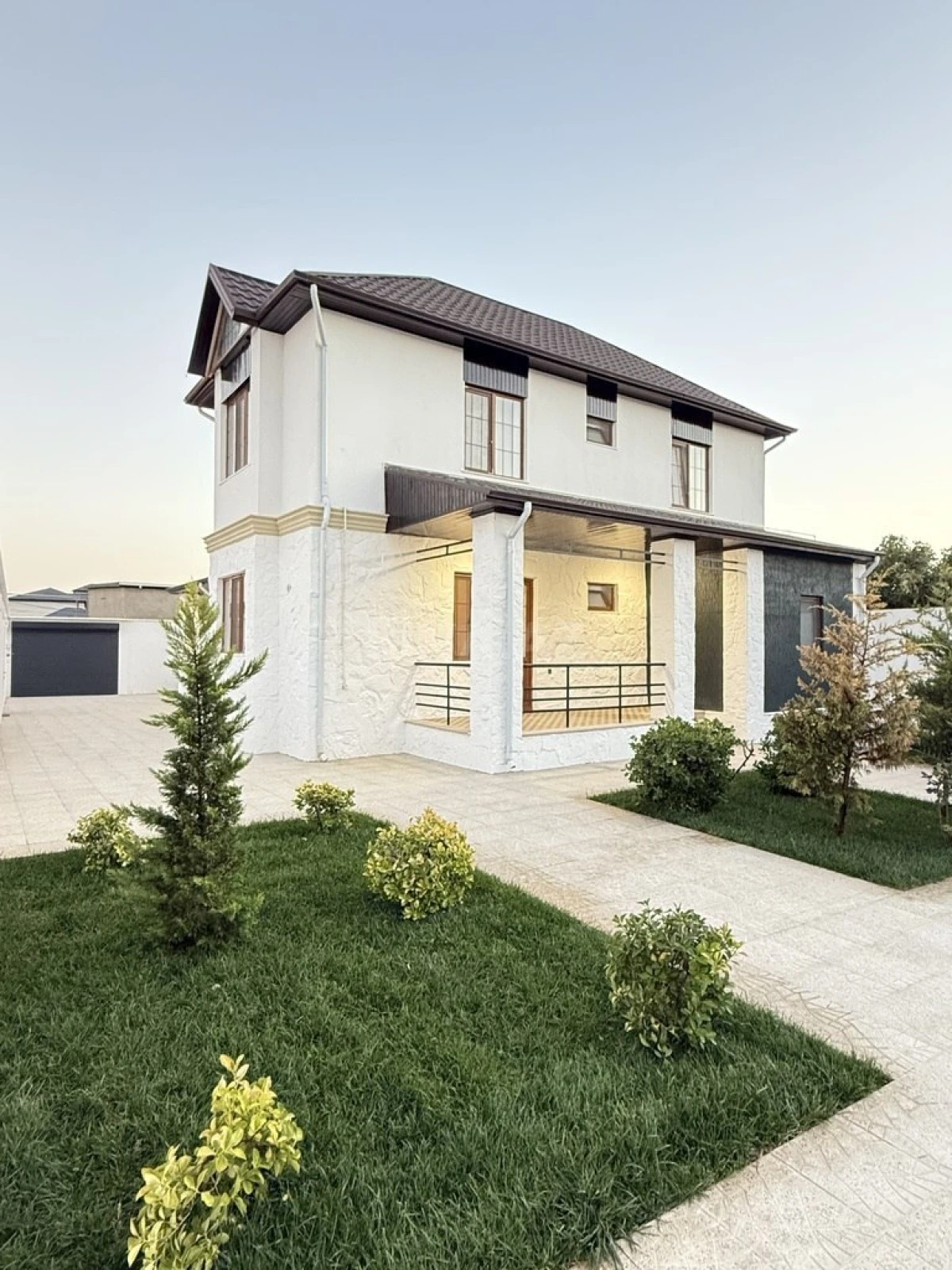Satılır 6 otaqlı həyət evi 300 m²