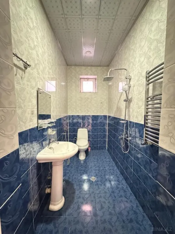 Satılır 5 otaqlı həyət evi 240 m²