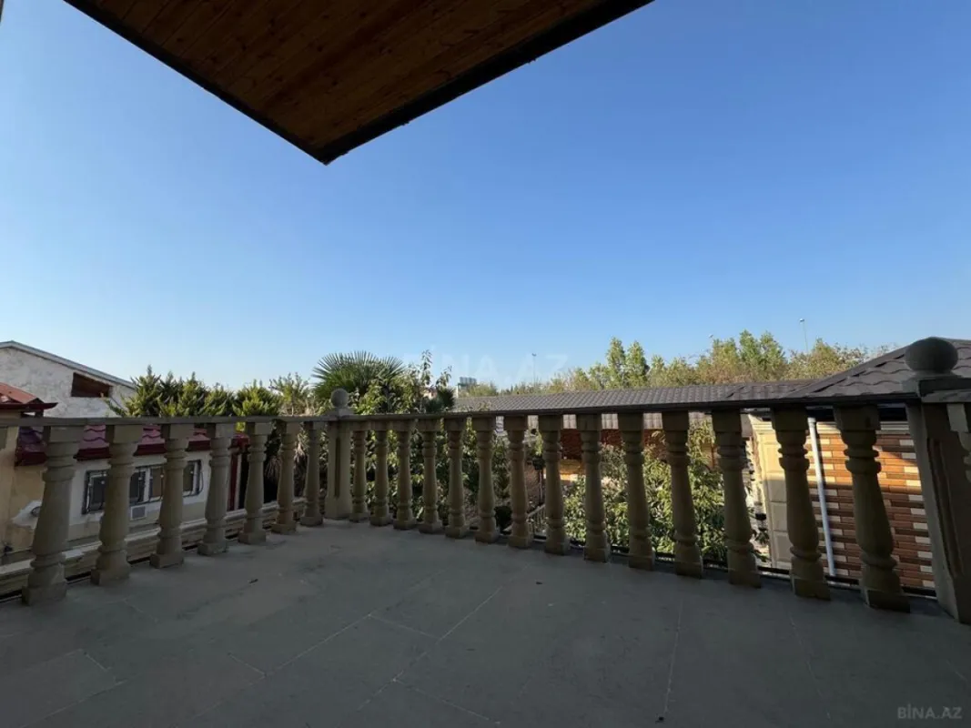 Satılır 5 otaqlı həyət evi 240 m²