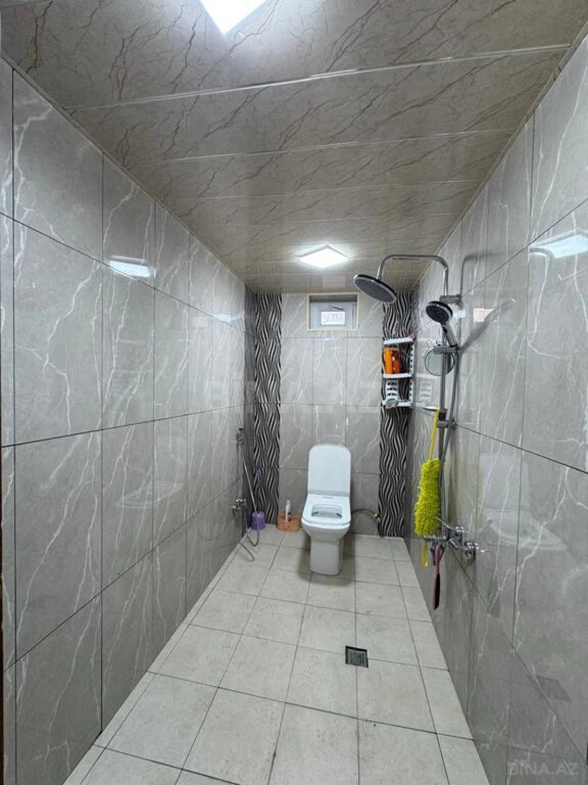 Satılır 5 otaqlı həyət evi 240 m²