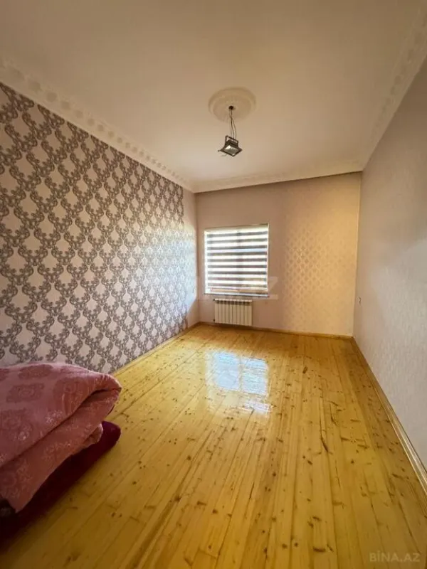 Satılır 5 otaqlı həyət evi 240 m²