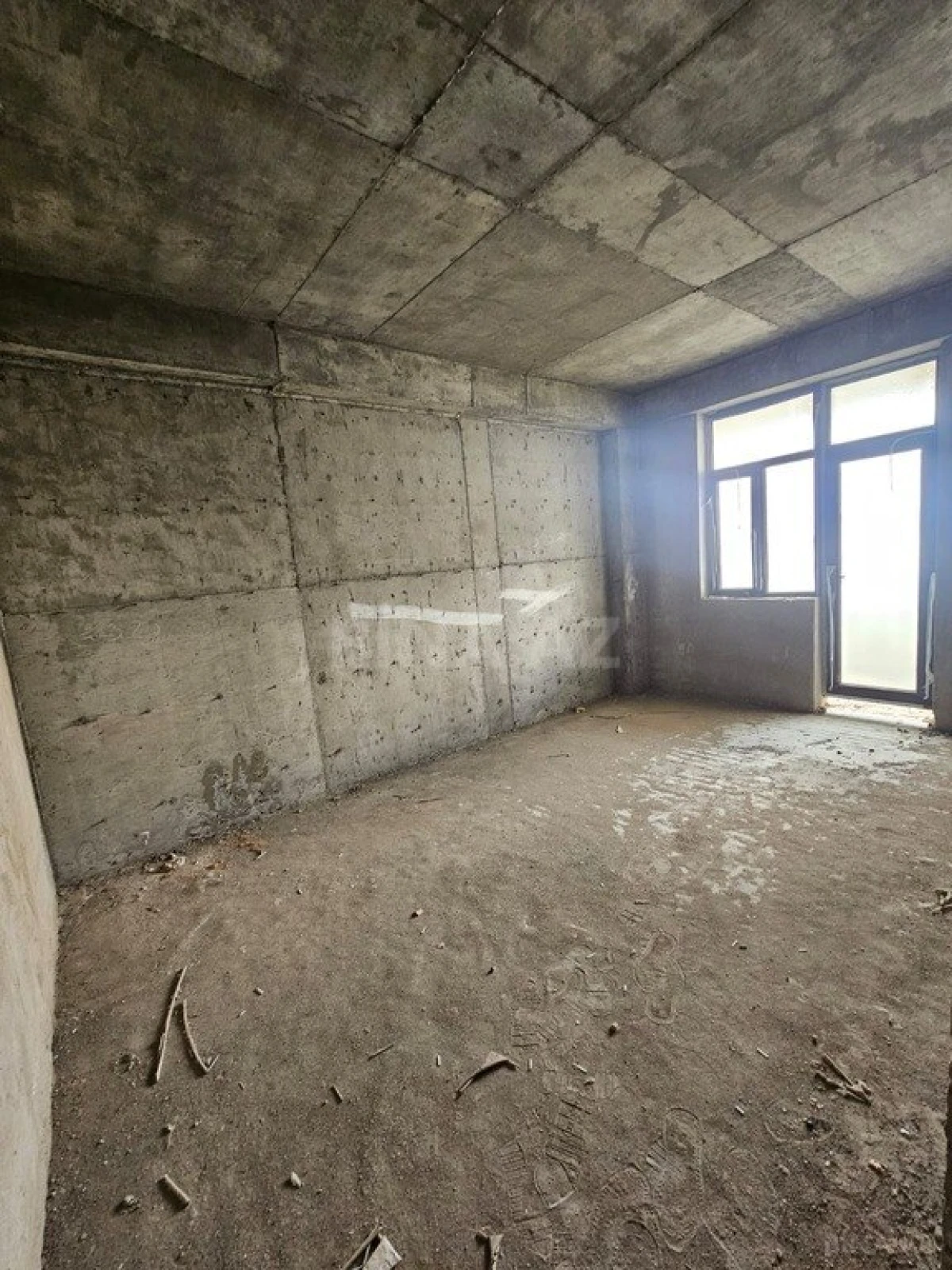 Satılır 4 otaqlı mənzil 162 m²
