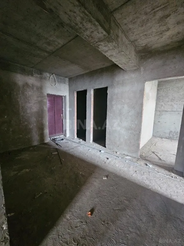 Satılır 4 otaqlı mənzil 162 m²