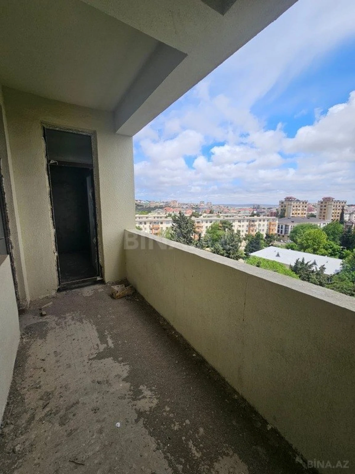 Satılır 4 otaqlı mənzil 162 m²