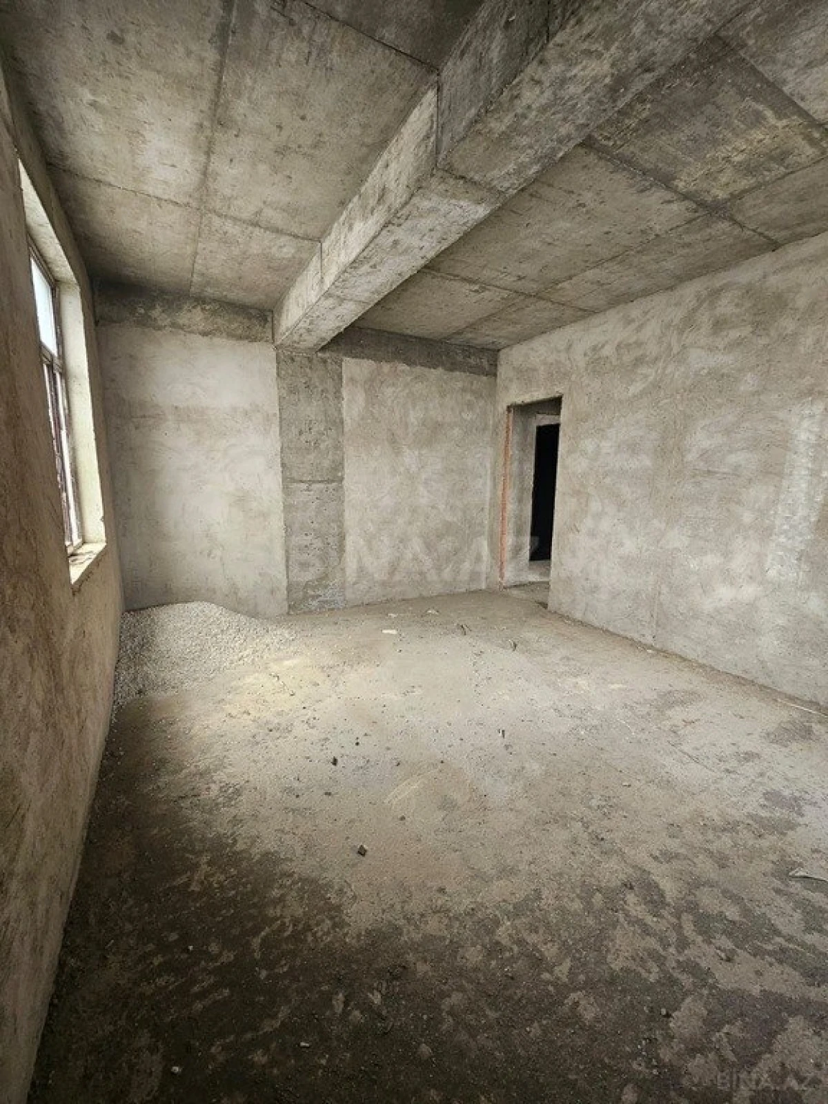 Satılır 4 otaqlı mənzil 162 m²