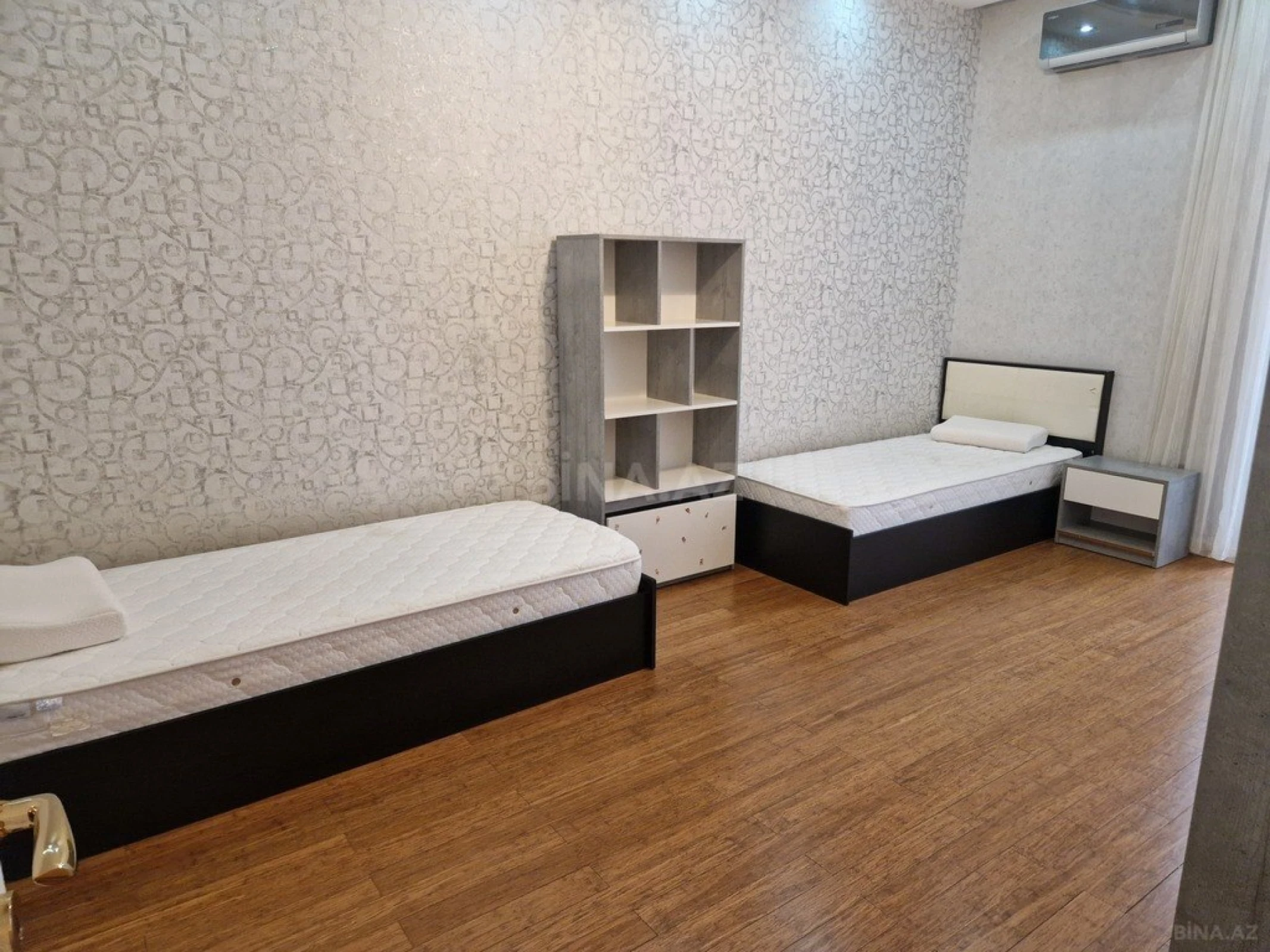 Kirayə verilir 4 otaqlı mənzil 180 m²