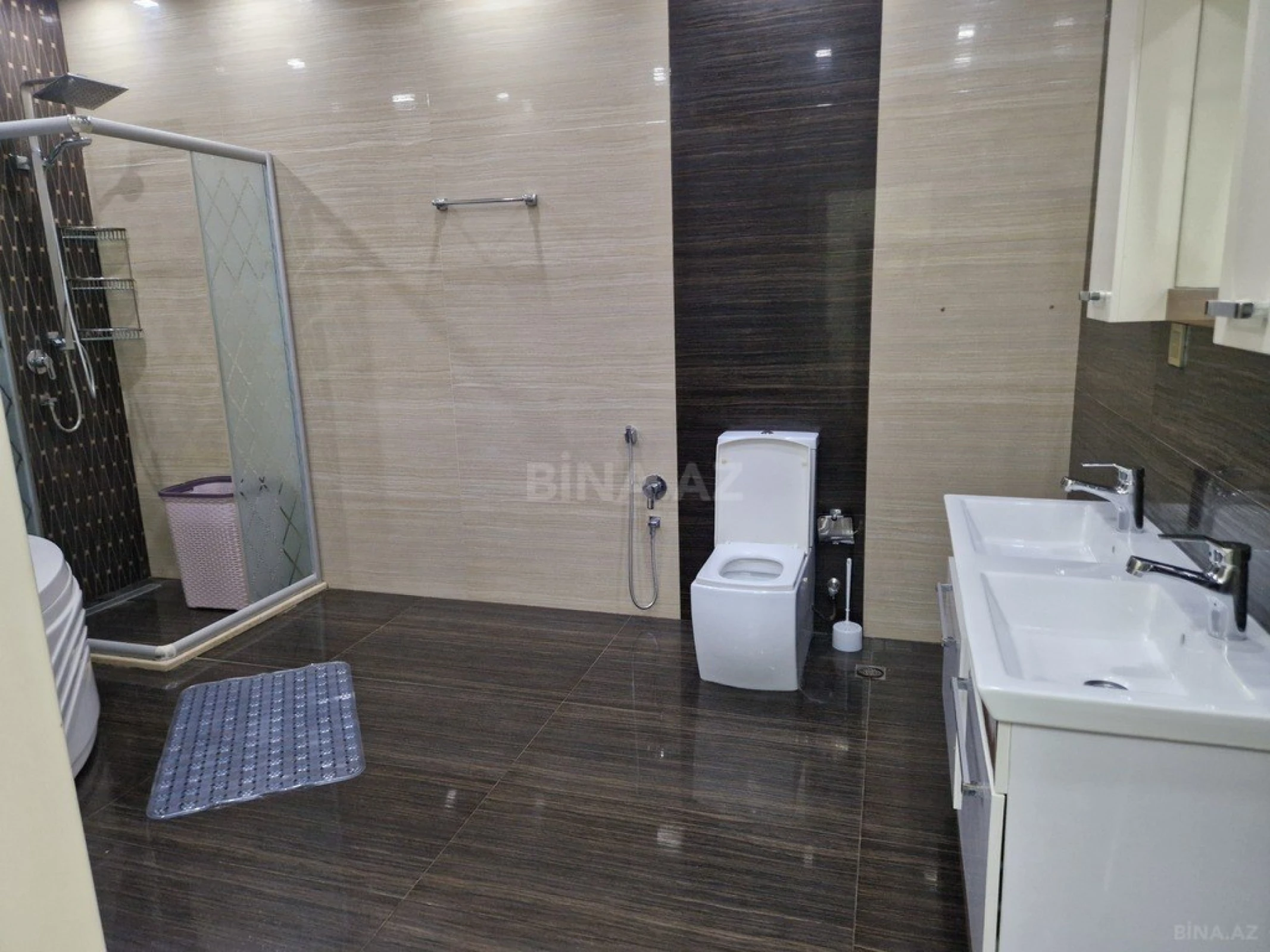 Kirayə verilir 4 otaqlı mənzil 180 m²