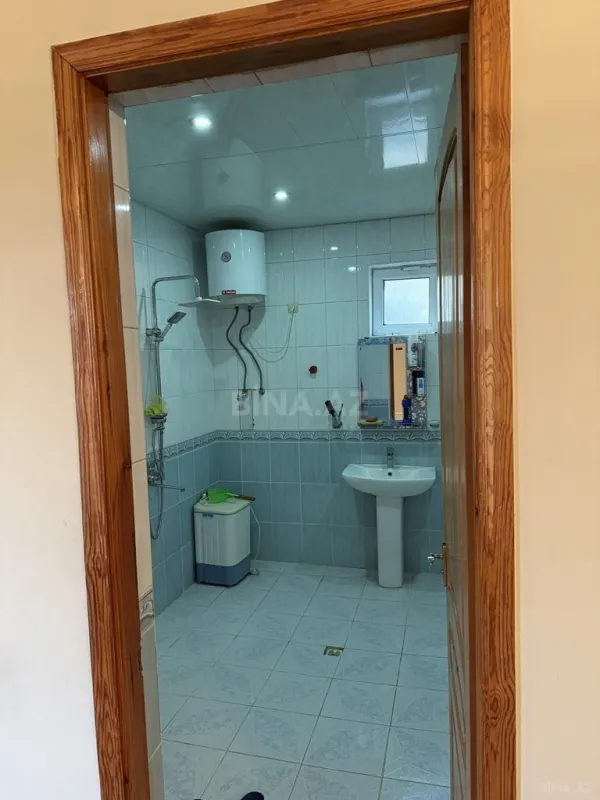 Satılır 4 otaqlı həyət evi 240 m²