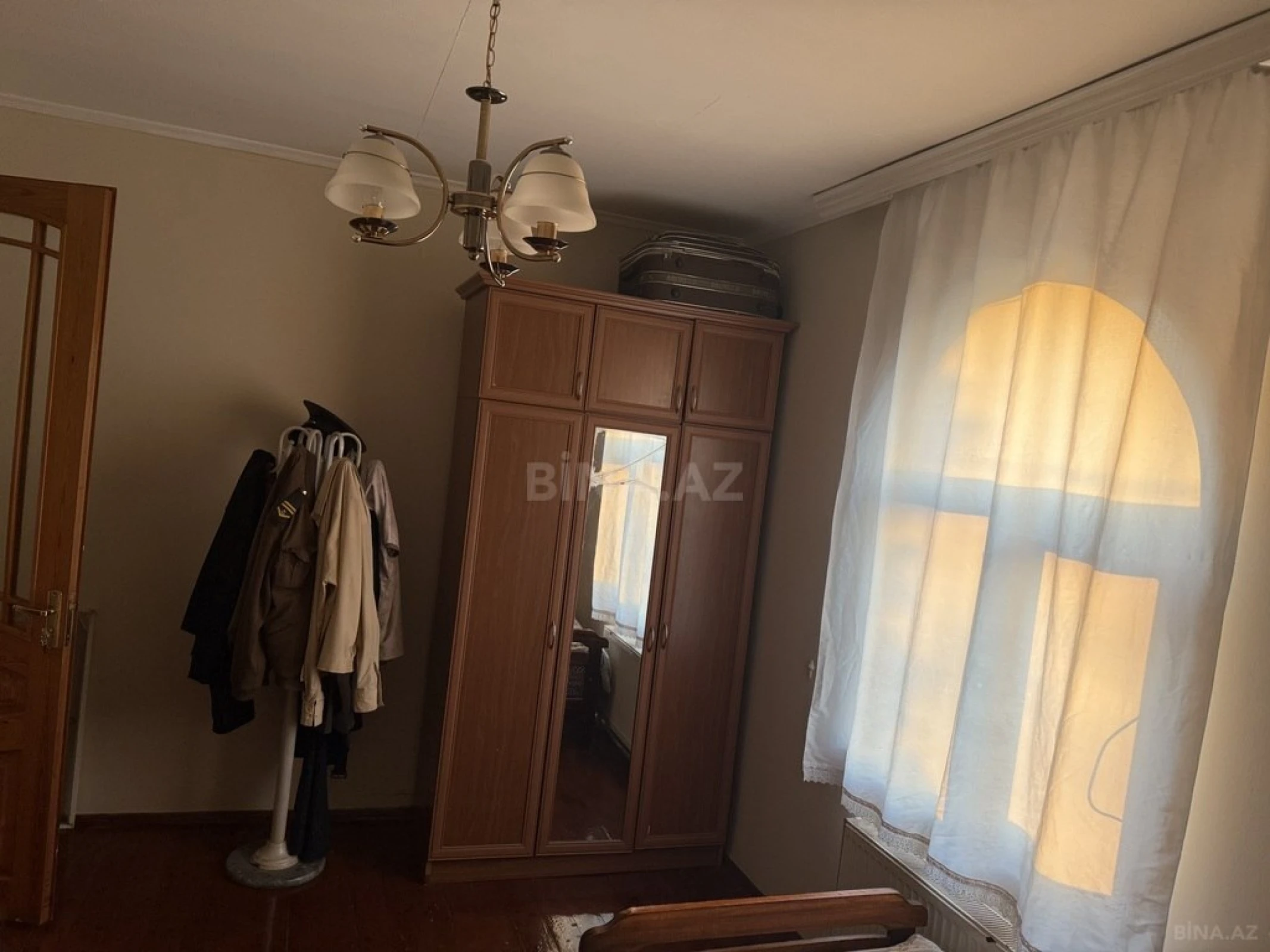 Satılır 4 otaqlı həyət evi 240 m²