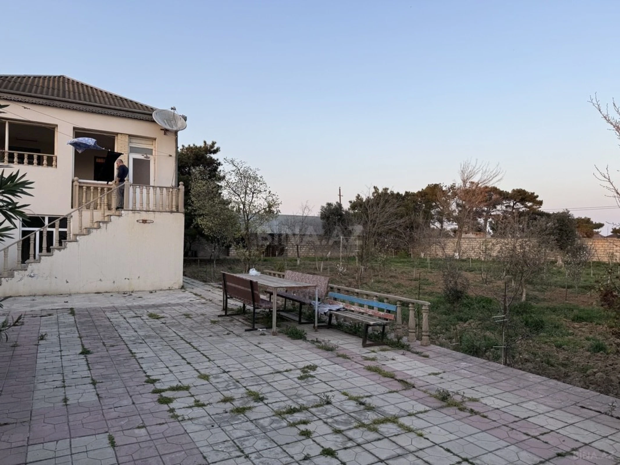 Satılır 4 otaqlı həyət evi 240 m²