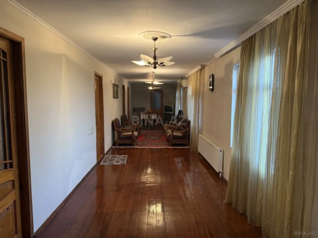 Satılır 4 otaqlı həyət evi 240 m²