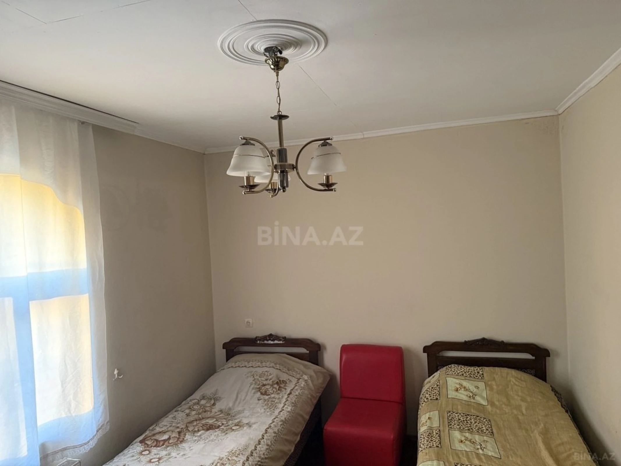 Satılır 4 otaqlı həyət evi 240 m²