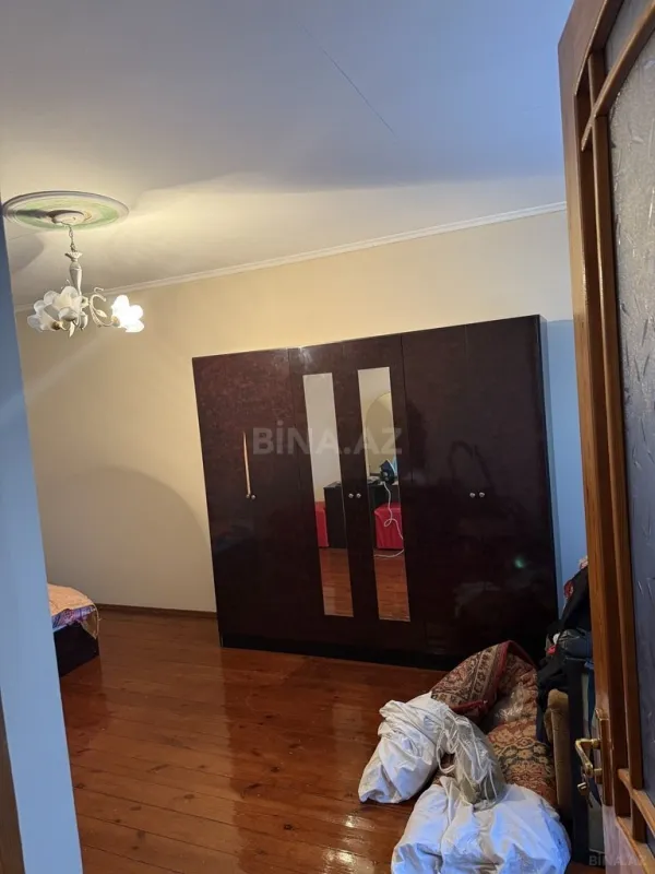 Satılır 4 otaqlı həyət evi 240 m²