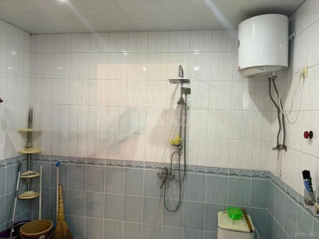 Satılır 4 otaqlı həyət evi 240 m²