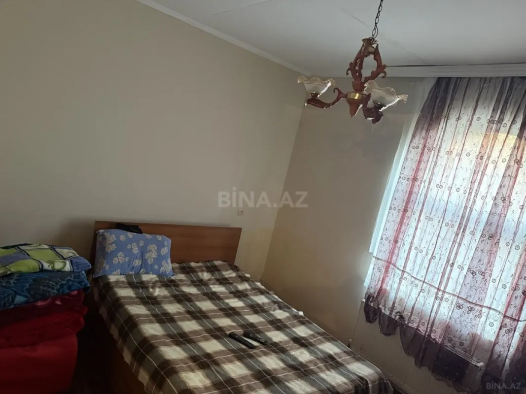 Satılır 4 otaqlı həyət evi 240 m²