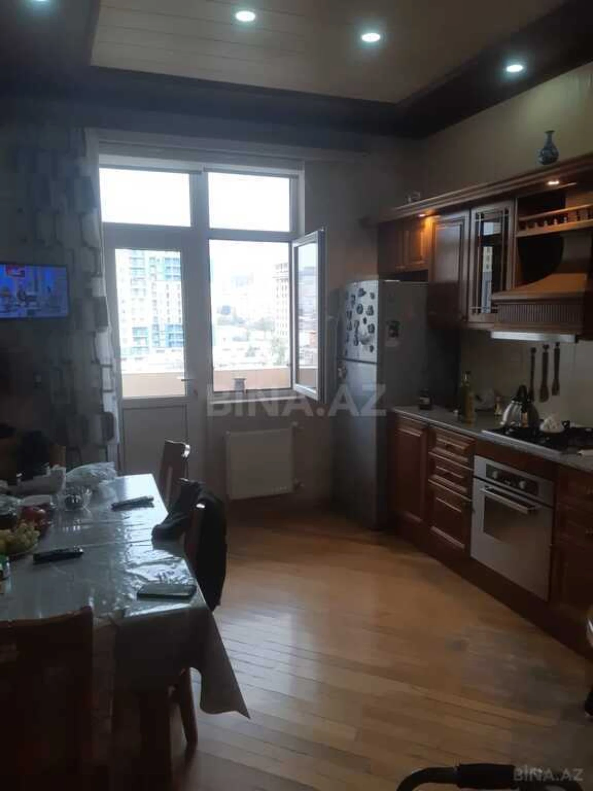 Satılır 2 otaqlı mənzil 88 m²