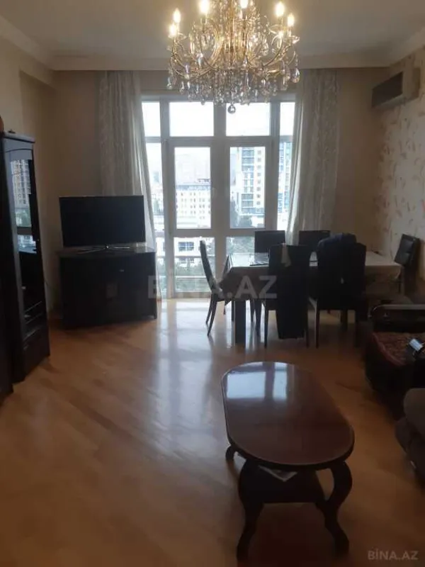 Satılır 2 otaqlı mənzil 88 m²
