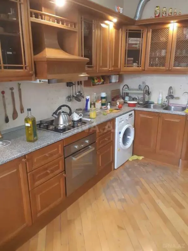 Satılır 2 otaqlı mənzil 88 m²