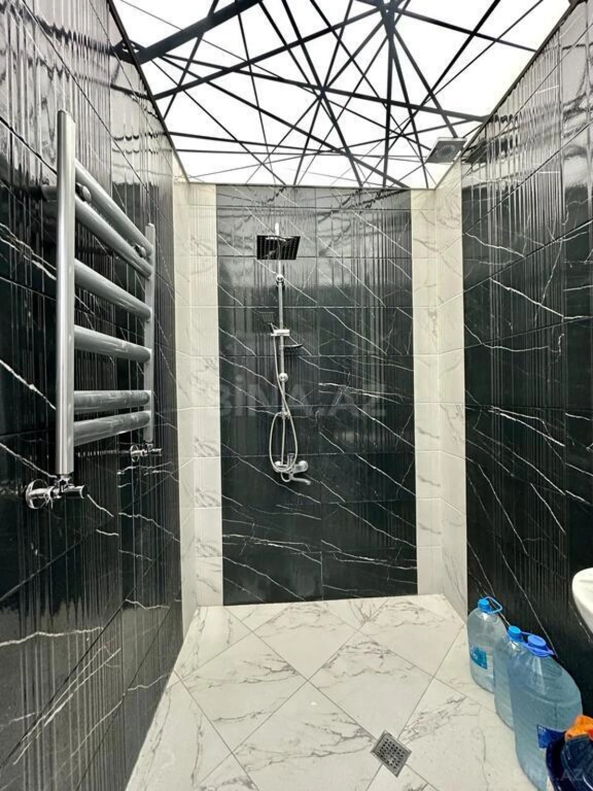 Satılır 2 otaqlı mənzil 58 m²