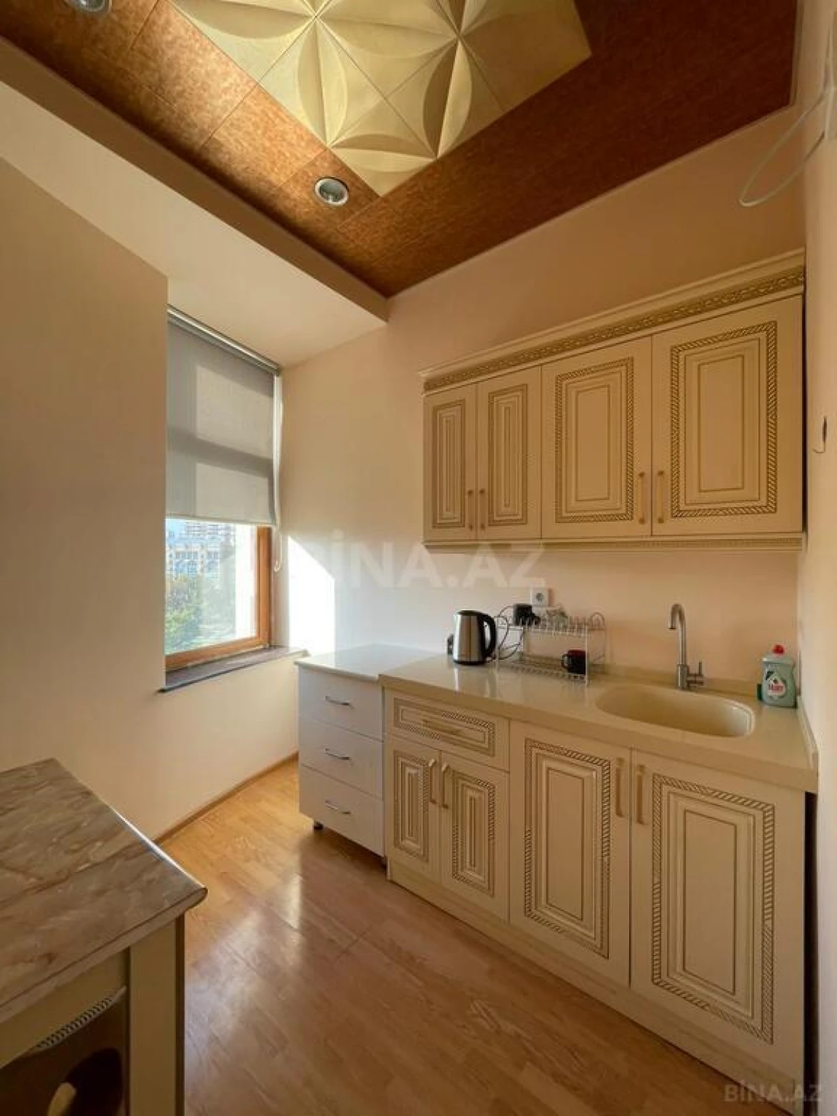 Kirayə verilir 4 otaqlı ofis 250 m²