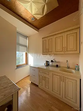 Kirayə verilir 4 otaqlı ofis 250 m²