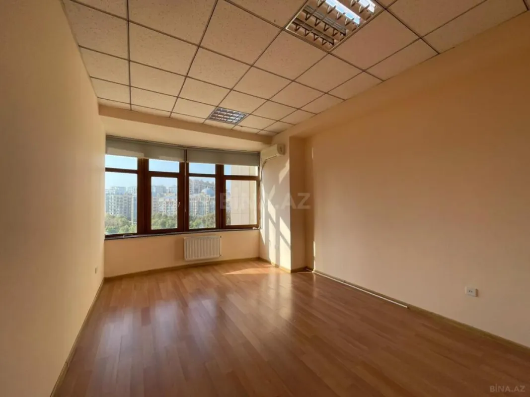 Kirayə verilir 4 otaqlı ofis 250 m²